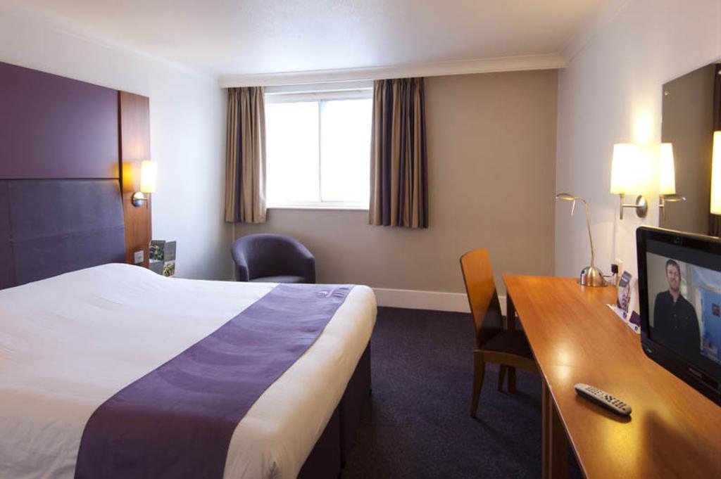 Premier Inn Bournemouth East Oda fotoğraf