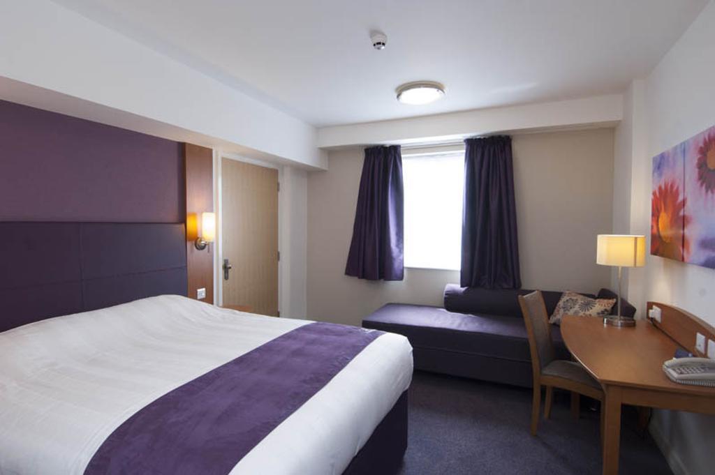 Premier Inn Bournemouth East Oda fotoğraf